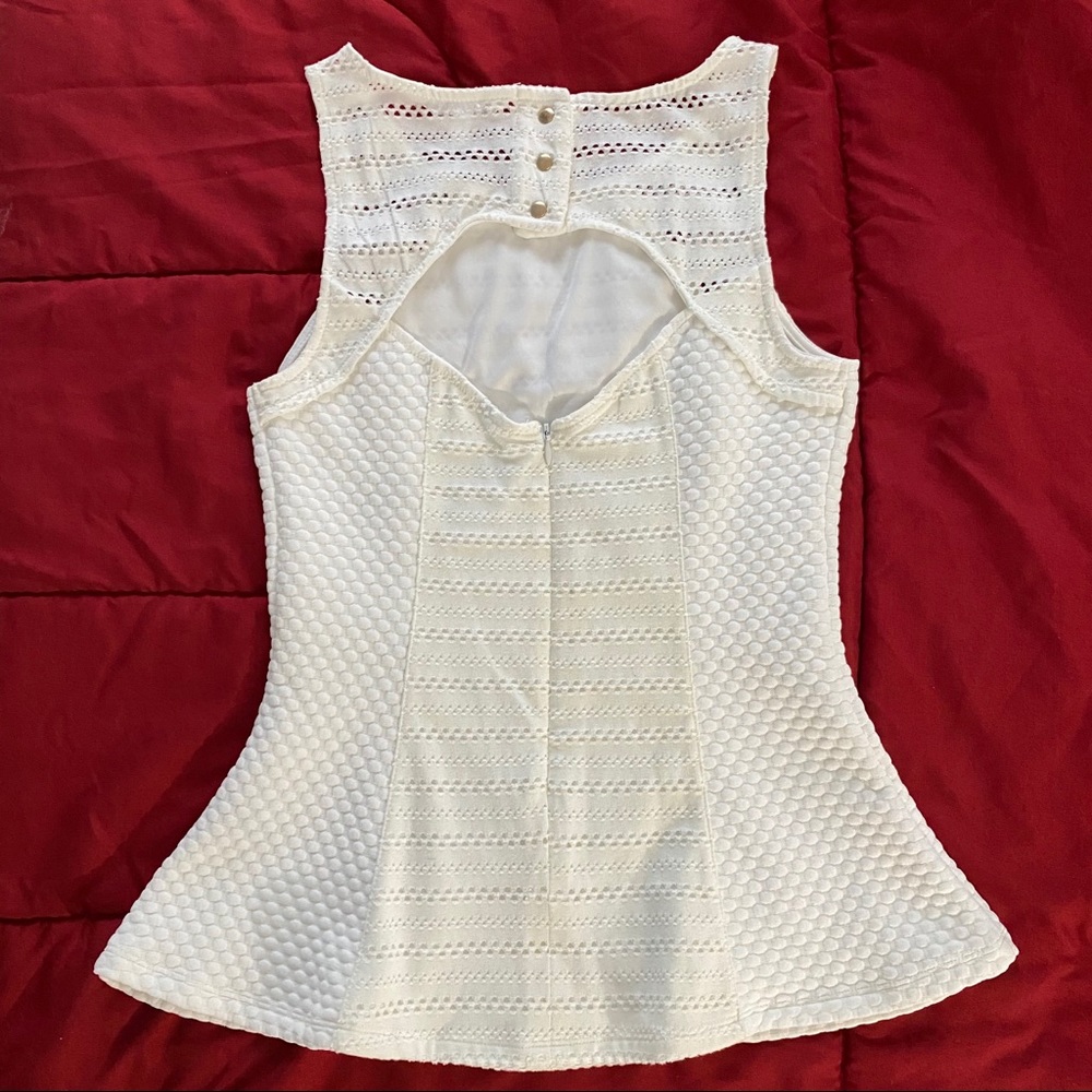 Marilyn Monroe NWT Off White Armless Peplum Top S - Picture 3 of 15